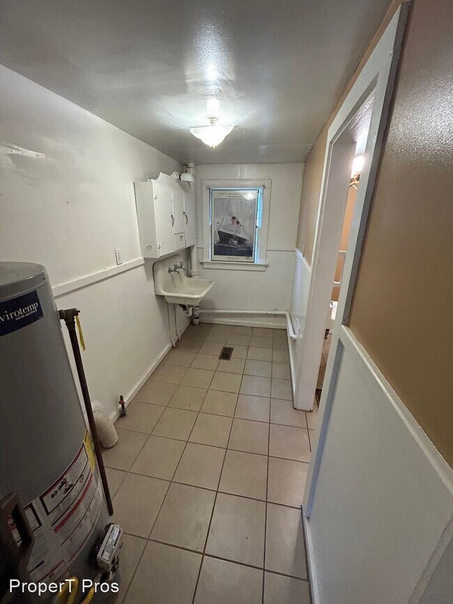 Building Photo - 2 br, 1 bath House - 1109 Oakley Street