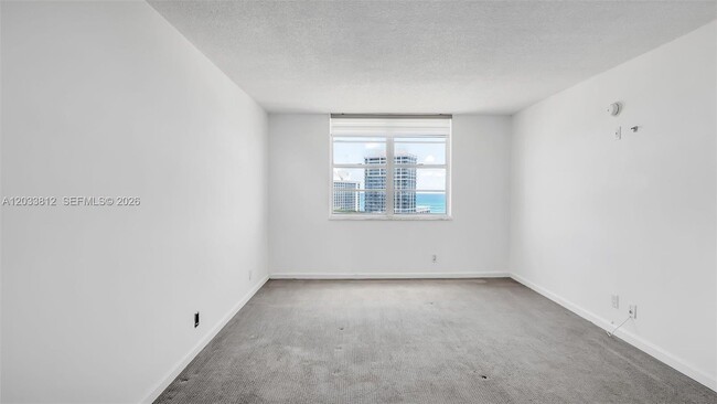 Building Photo - 6770 Indian Creek Dr