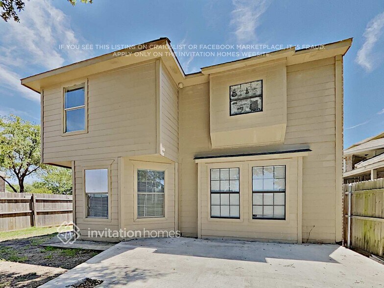 Building Photo - 5201 Waltham Ct