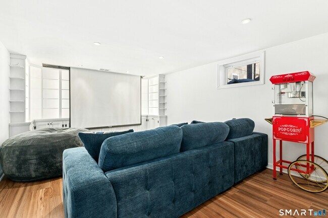 Building Photo - 201 Judd St