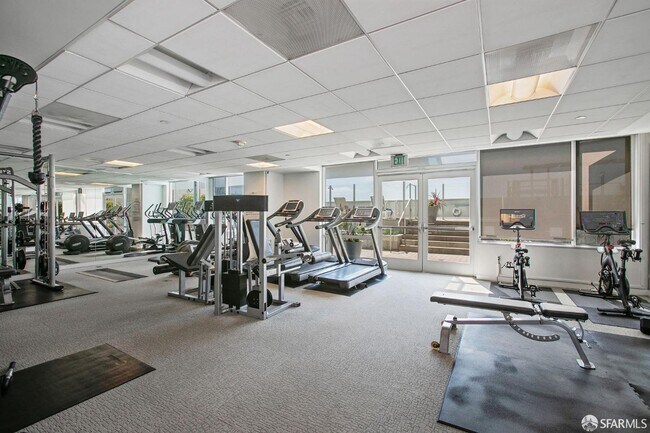 Building Photo - 501 Beale St