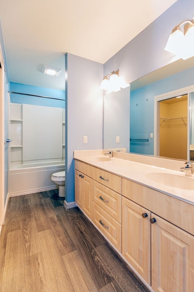 Building Photo - 3 bedroom, 2.5 bath, Garage Parkside by Gentry