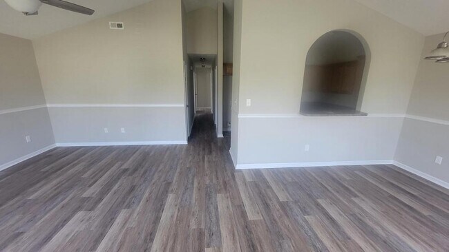 Building Photo - 105 Carolina Pointe Way