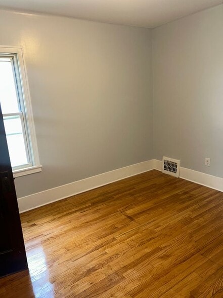 Building Photo - 126 Woodruff Ave