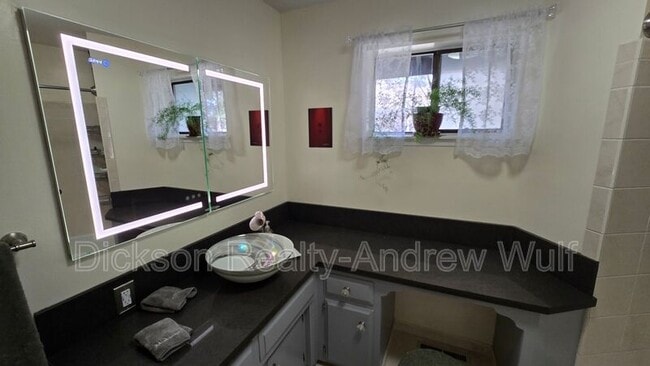 Building Photo - 22882 Carriage Dr