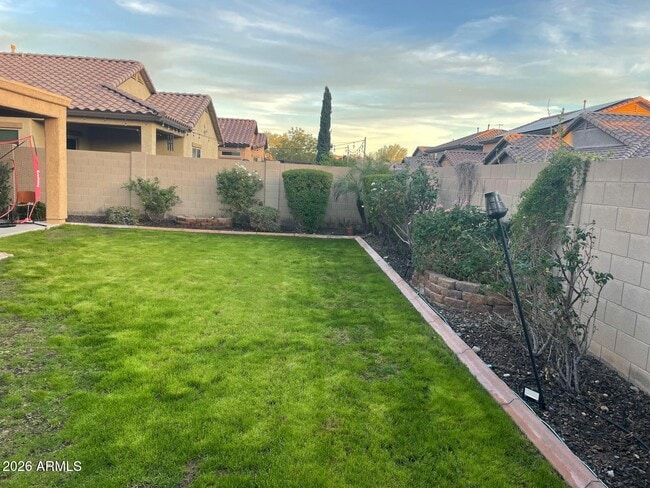 Building Photo - 10743 W Desert Elm Ln