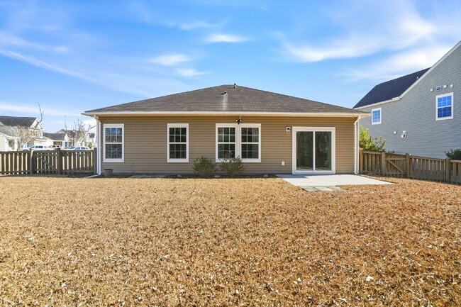 Building Photo - "Charming 3-Bed Oasis with 2 Full Baths in Ladson - 1,283 Sq Ft of Comfort!"