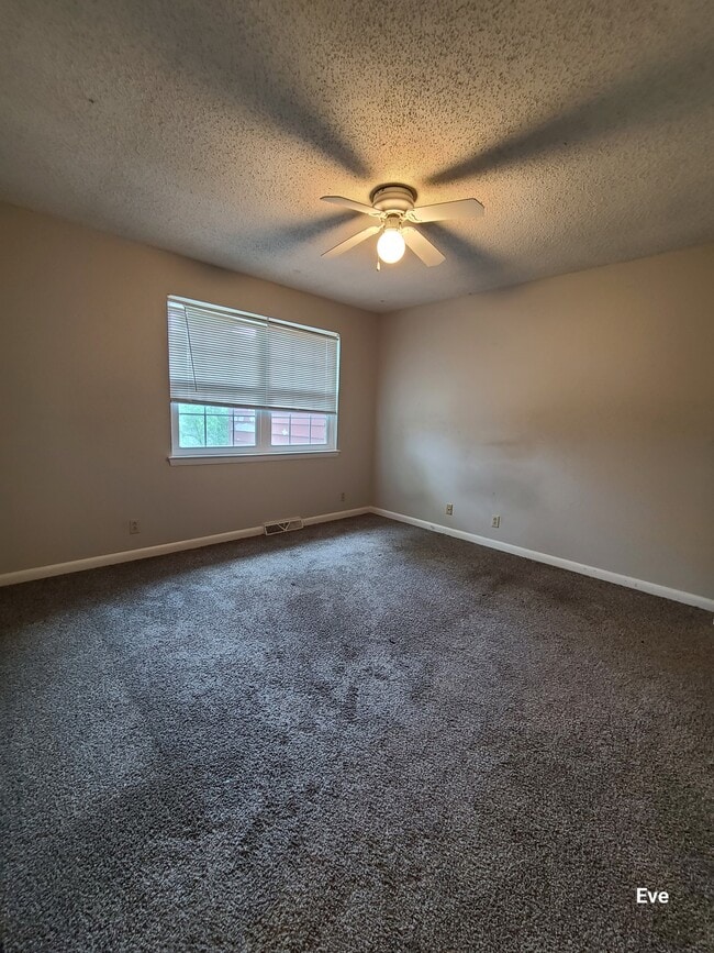 Building Photo - 5510 Country Dr