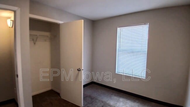 Building Photo - 60 Miller Ave SW