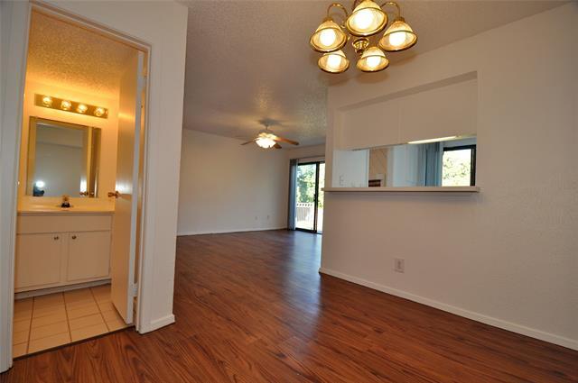 Building Photo - 2610 Lakehill Ln