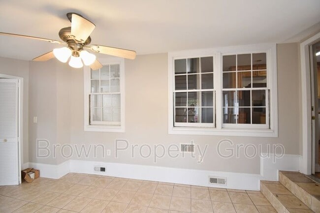 Building Photo - 702 Poole Dr