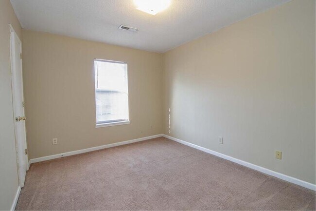 Building Photo - 3279 Tower Dr