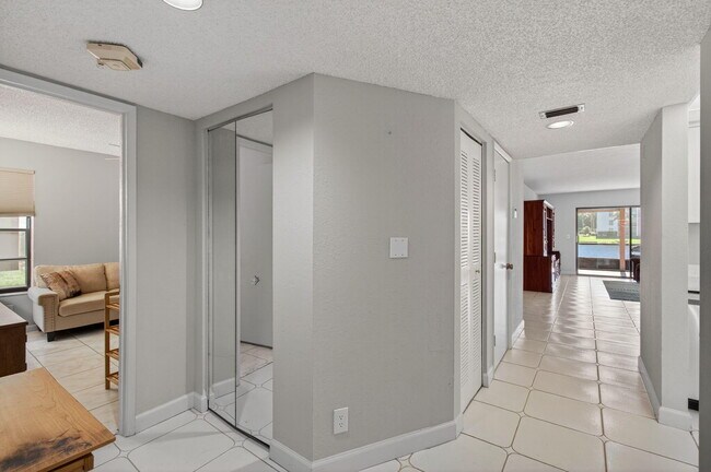 Building Photo - 7340 Amberly Ln