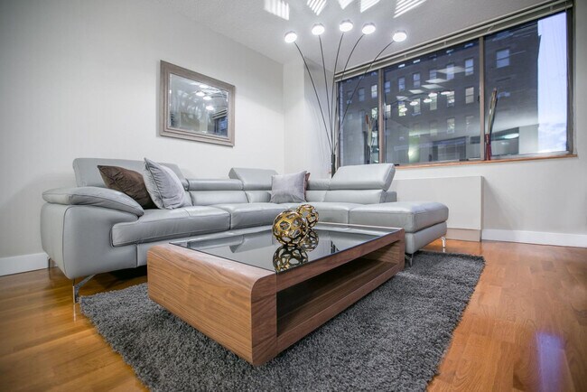 Building Photo - 58 W 91st St