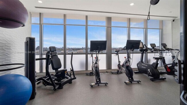 Building Photo - 1100 Biscayne Blvd