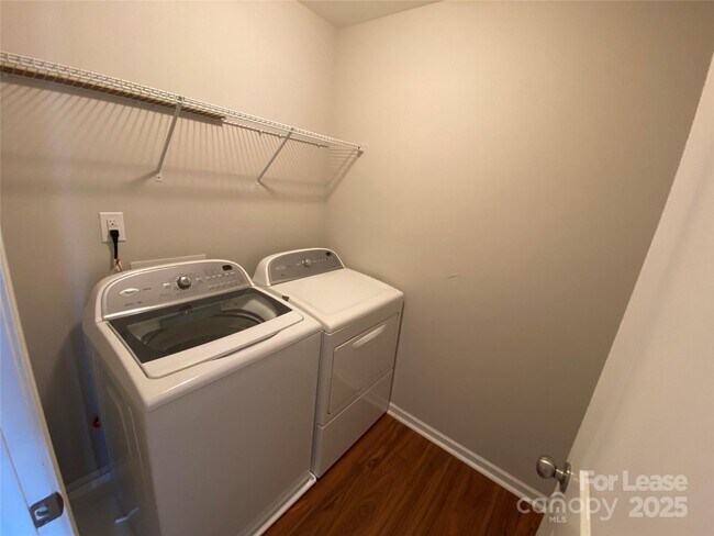 Building Photo - 5507 Trieg Dr