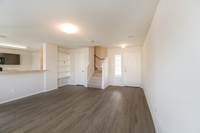 Building Photo - 5014 Banyan Tree Trl