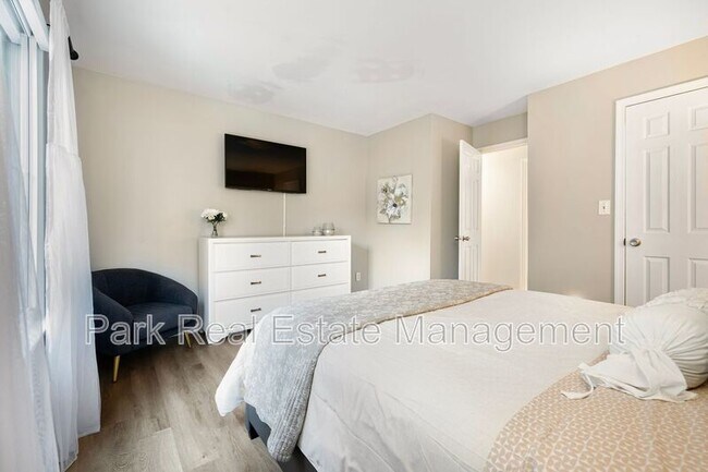 Building Photo - 600 Audubon Lake Dr