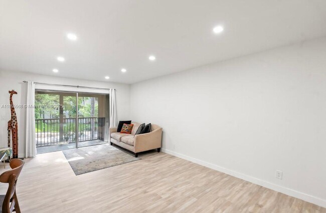 Building Photo - 8750 Royal Palm Blvd