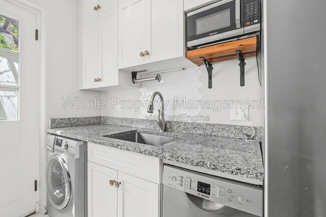 Building Photo - 1159 Krameria St
