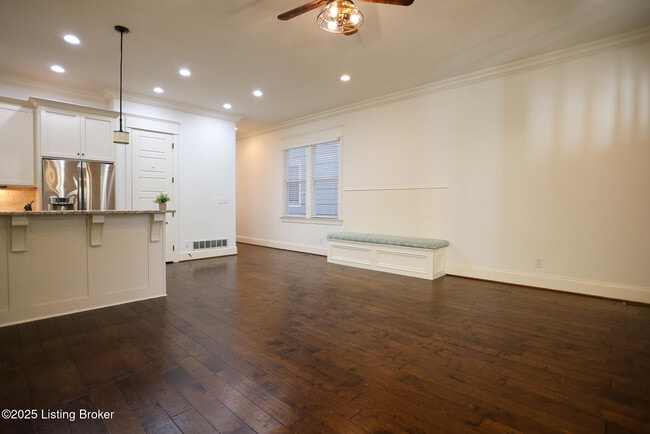Building Photo - 10711 Impatiens St