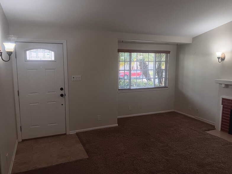 Building Photo - 7341 Newlin Ave