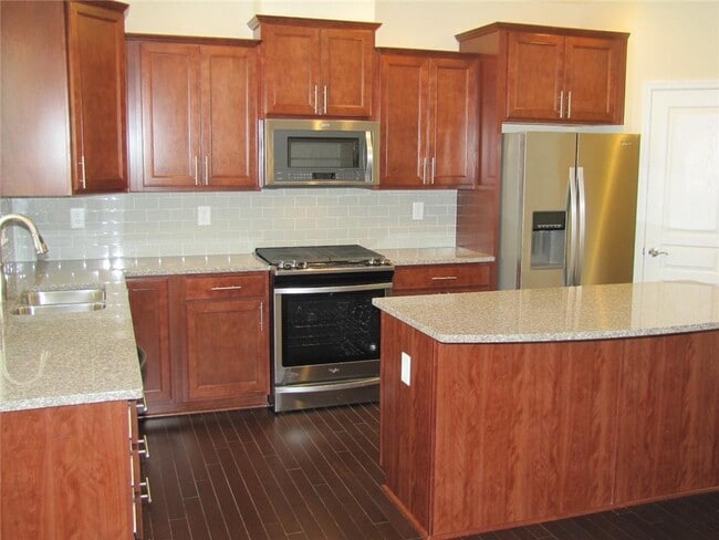 Building Photo - 462 Spring View Dr