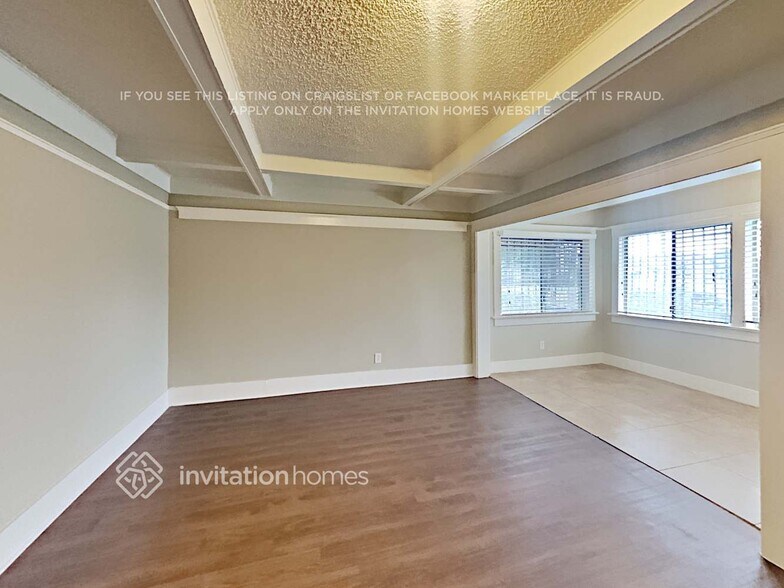 Building Photo - 3874 2nd Ave