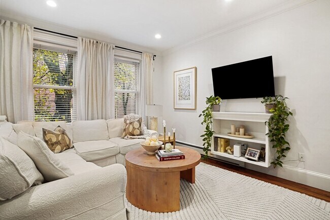 Building Photo - 110 Union Pk St