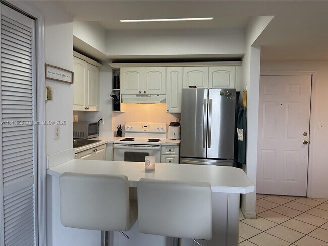 Building Photo - 3500 Coral Wy