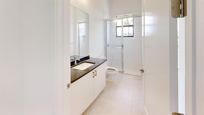 Building Photo - 8299 Essex Country Clb Dr