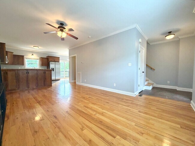 Building Photo - 90 Promontory Ln