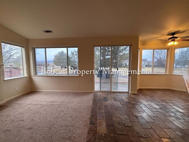 Building Photo - 1054 Camellia Ct