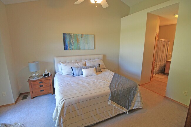 Building Photo - 11907 W Jewell St