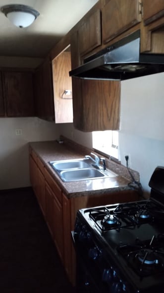 Primary Photo - 902 Cynthia St