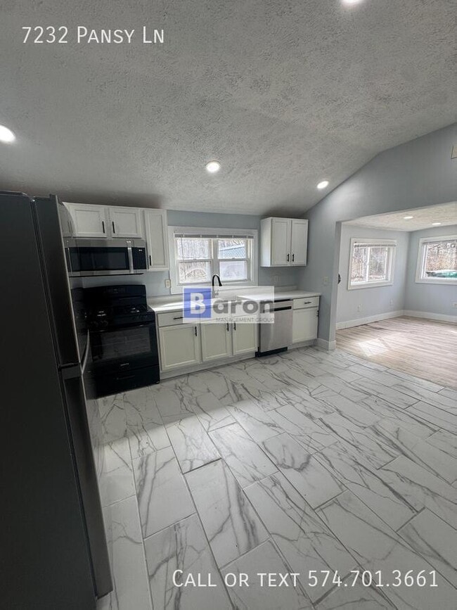 Building Photo - 7232 Pansy Ln