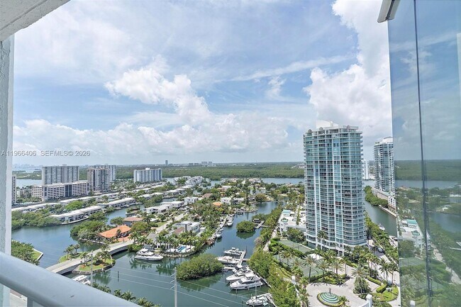 Building Photo - 16445 Collins Ave