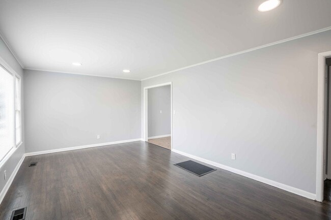 Building Photo - Charming Newly Renovated 3-Bedroom Home in...