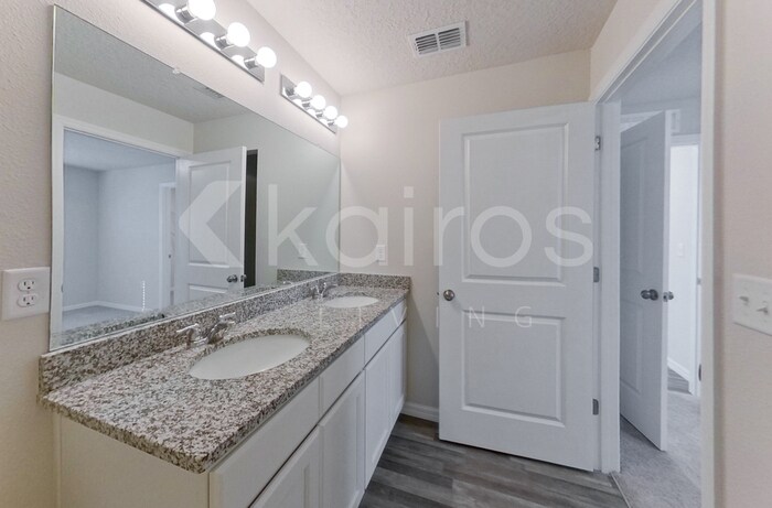 Building Photo - 1244 W Hanover Ln