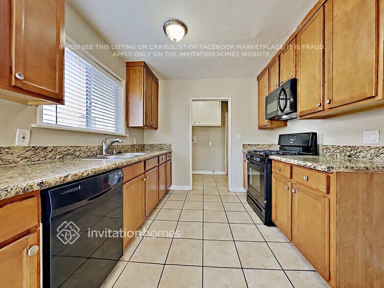 Building Photo - 12203 Sunnybrook Ln