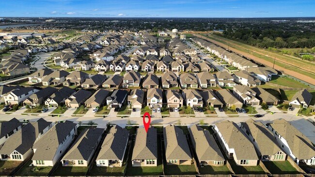 Building Photo - 25931 Dawning Torch Trce