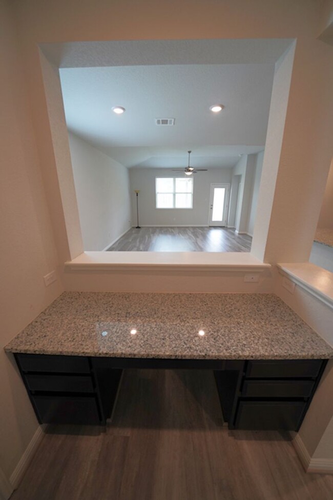 Building Photo - Gorgeous Like-New Home in Asher Place (Sai...