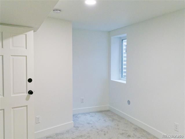 Building Photo - 5927 S Yates Ct