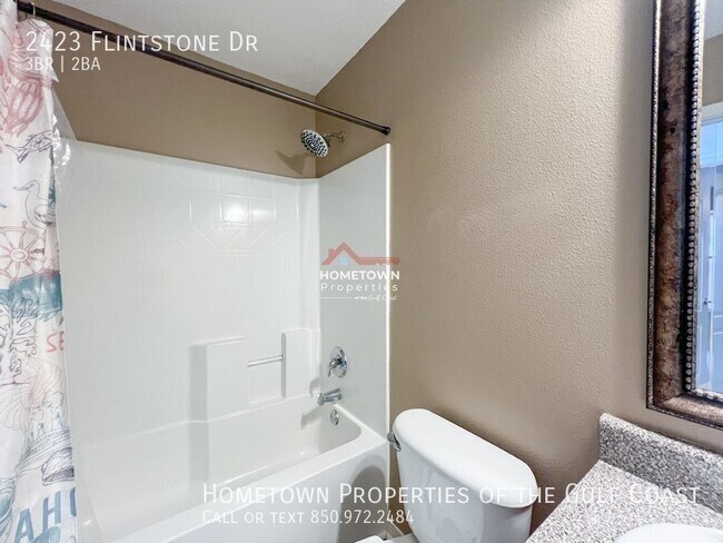 Building Photo - 2423 Flintstone Dr