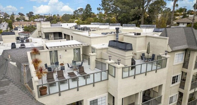 Building Photo - Live Elevated in the Heart of North Park!