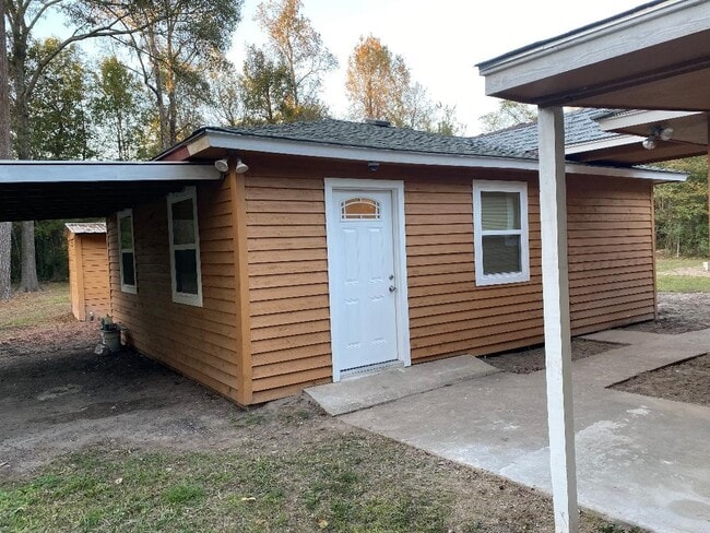 Building Photo - 10451 N Essex Dr