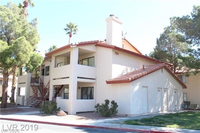 Building Photo - 701 Rock Springs Dr