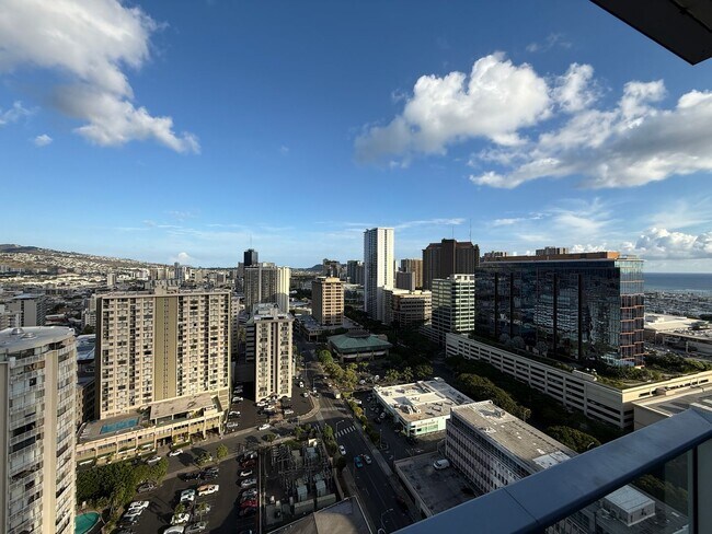 Building Photo - Azure 2405