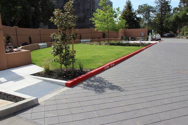 Building Photo - 417 Gene Ct