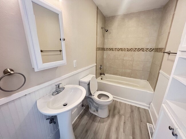 Building Photo - 2 Bed 1 Bath Springfield, MO